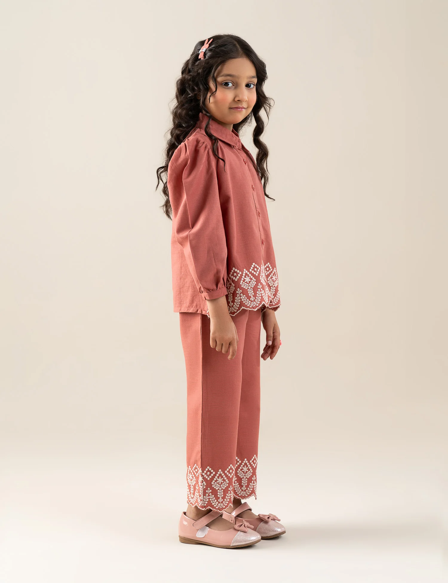 2 PIECE FLORAL EMBROIDERED SUIT - Image 4