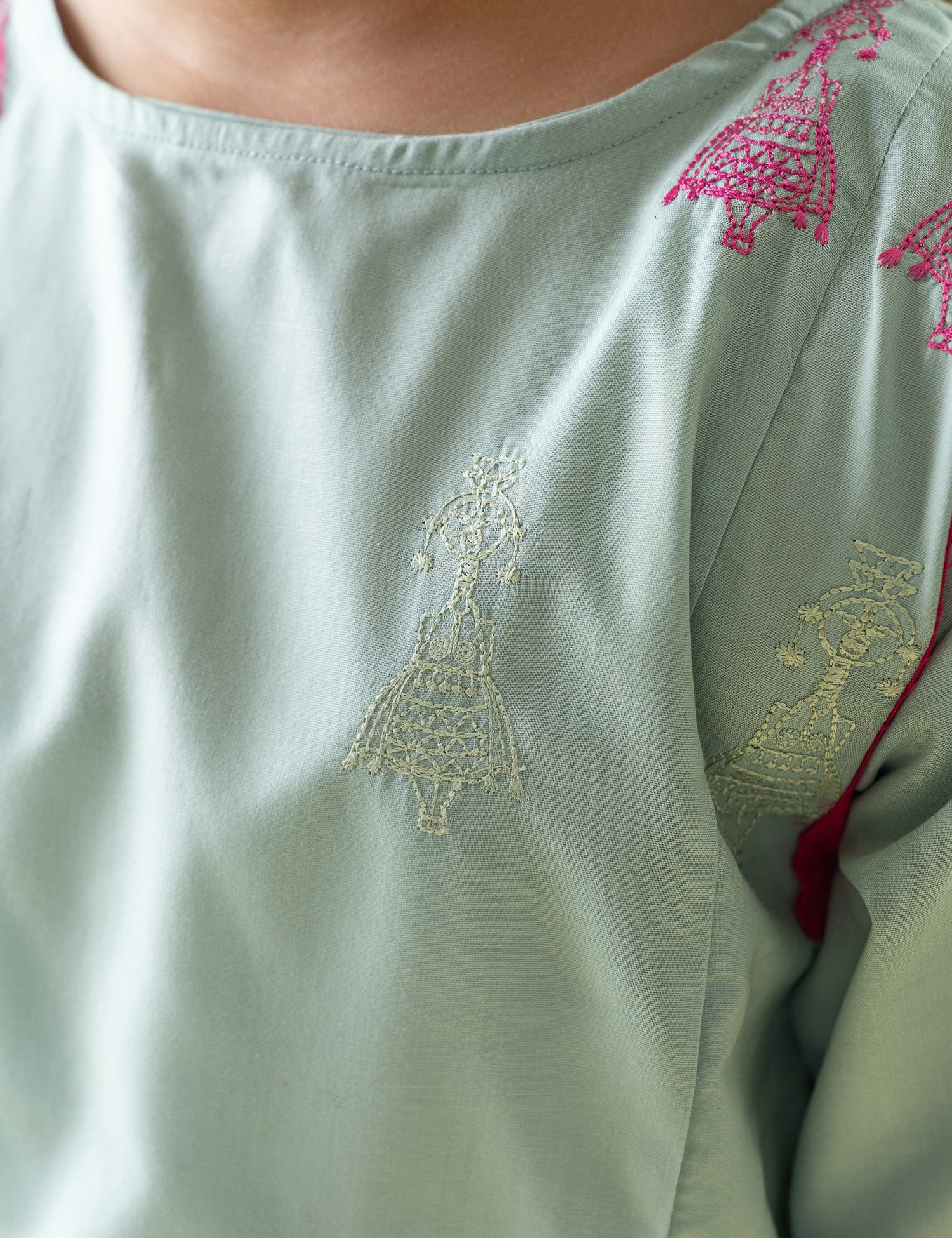 2 PIECE FUN EMBROIDERED SUIT - Image 2