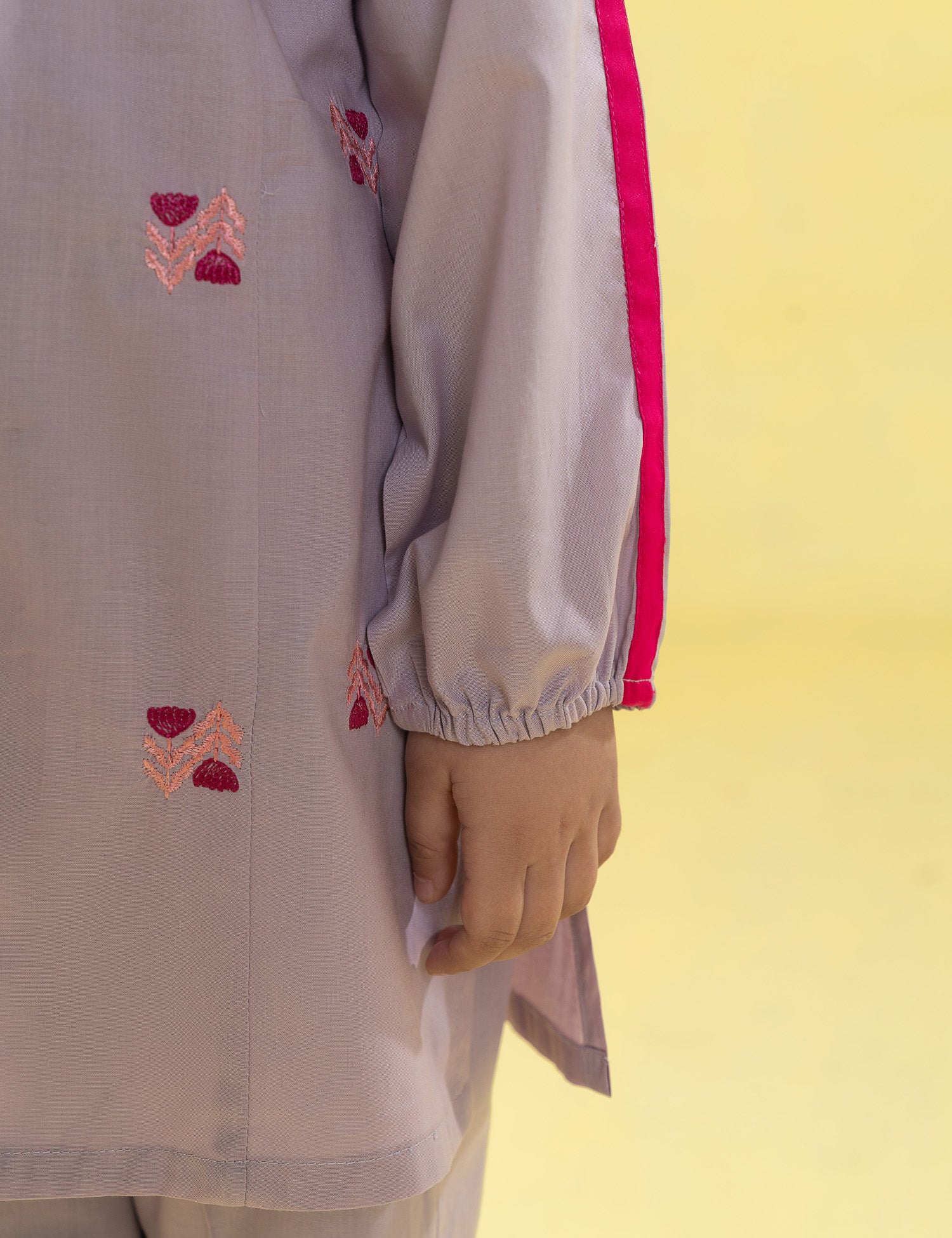 2 PIECE FUN EMBROIDERED SUIT - Image 3