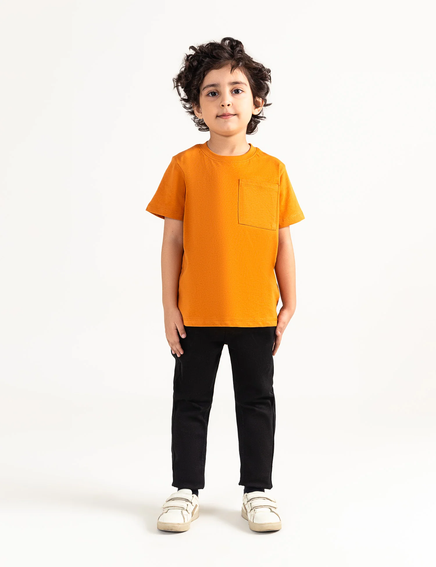 BASIC T-SHIRT WITH PATCH POCKET - Image 3