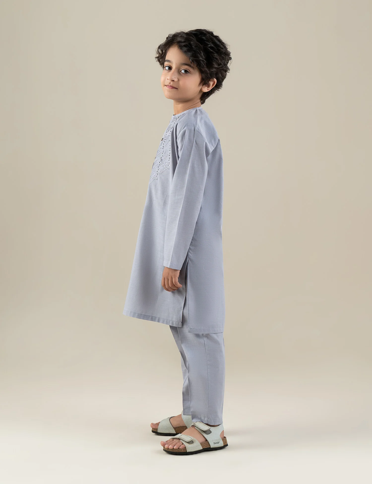 2 PIECE CLASSIC EMBROIDERED SUIT - Image 3