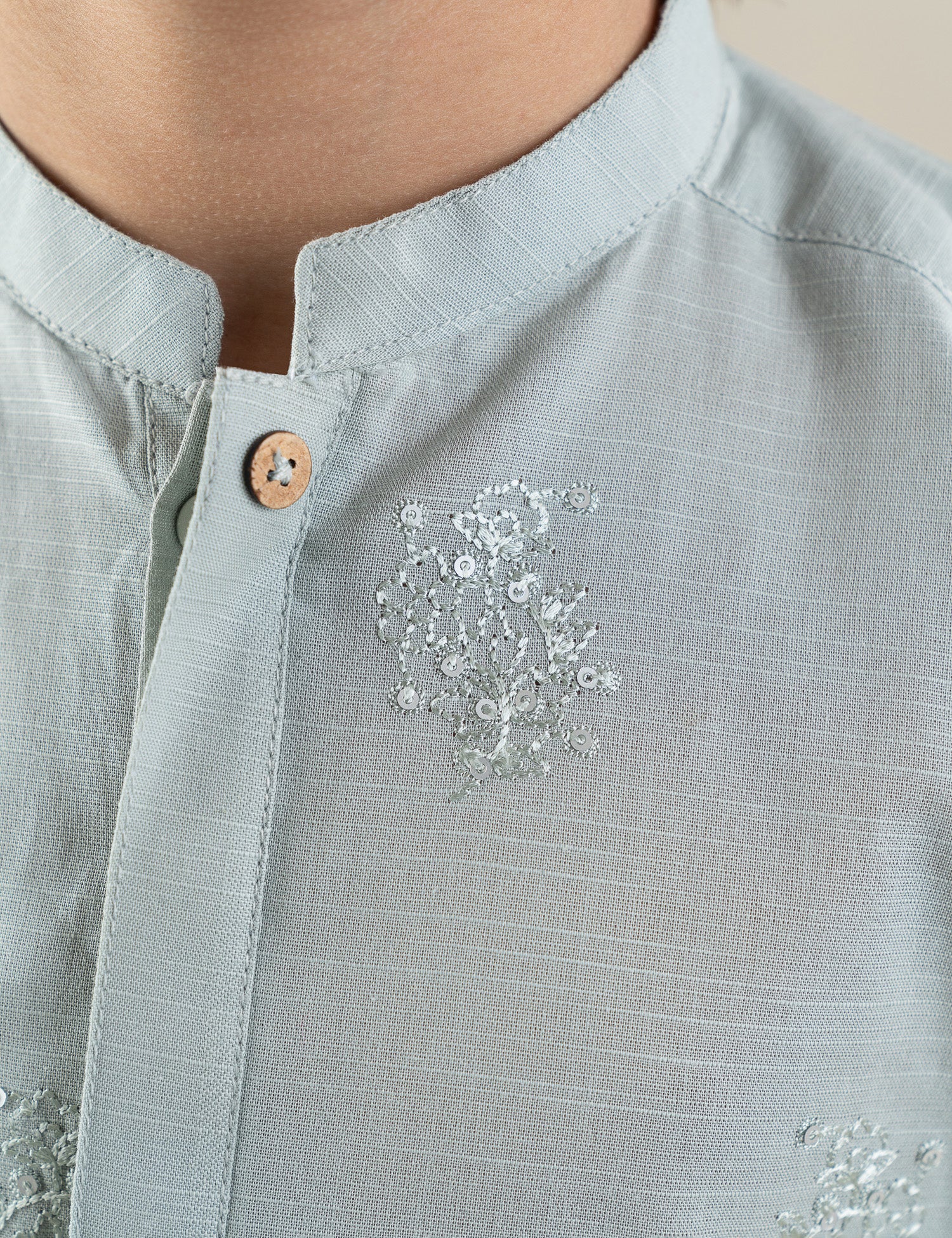 2 PIECE EMBROIDERED SUIT - Image 2