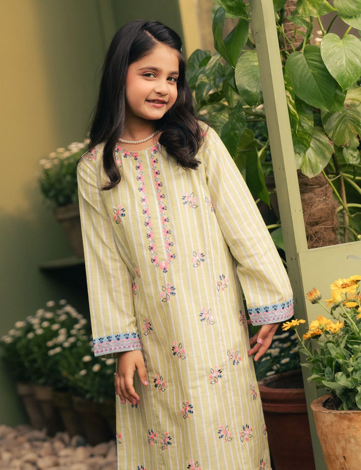 VIBRANT EMBROIDERED DRESS - Image 2