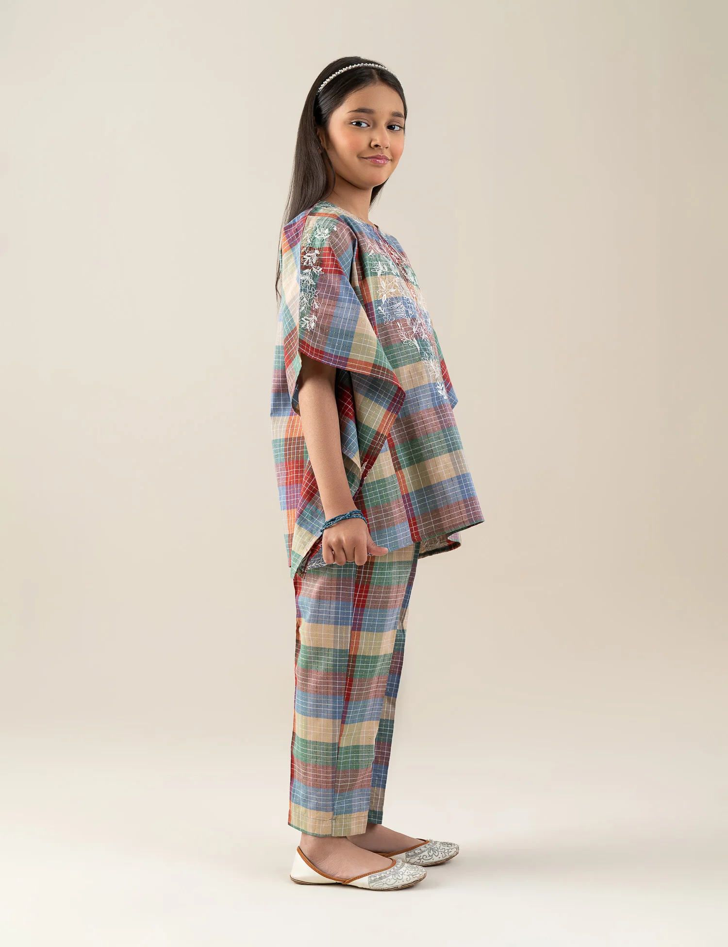 2 PIECE EMBROIDERED SUIT - Image 3