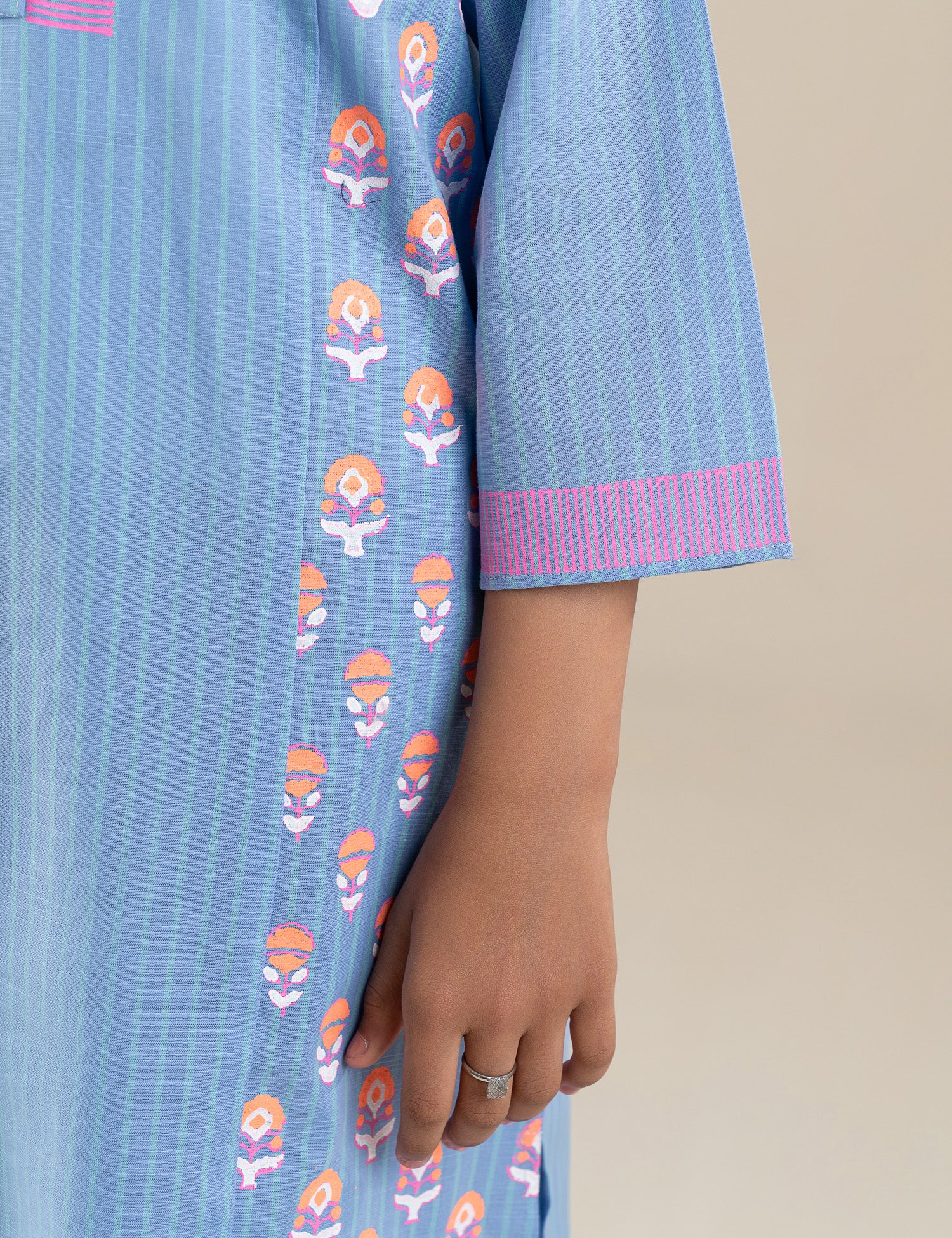 2 PIECE BLOCK PRINTED SUIT - Image 4