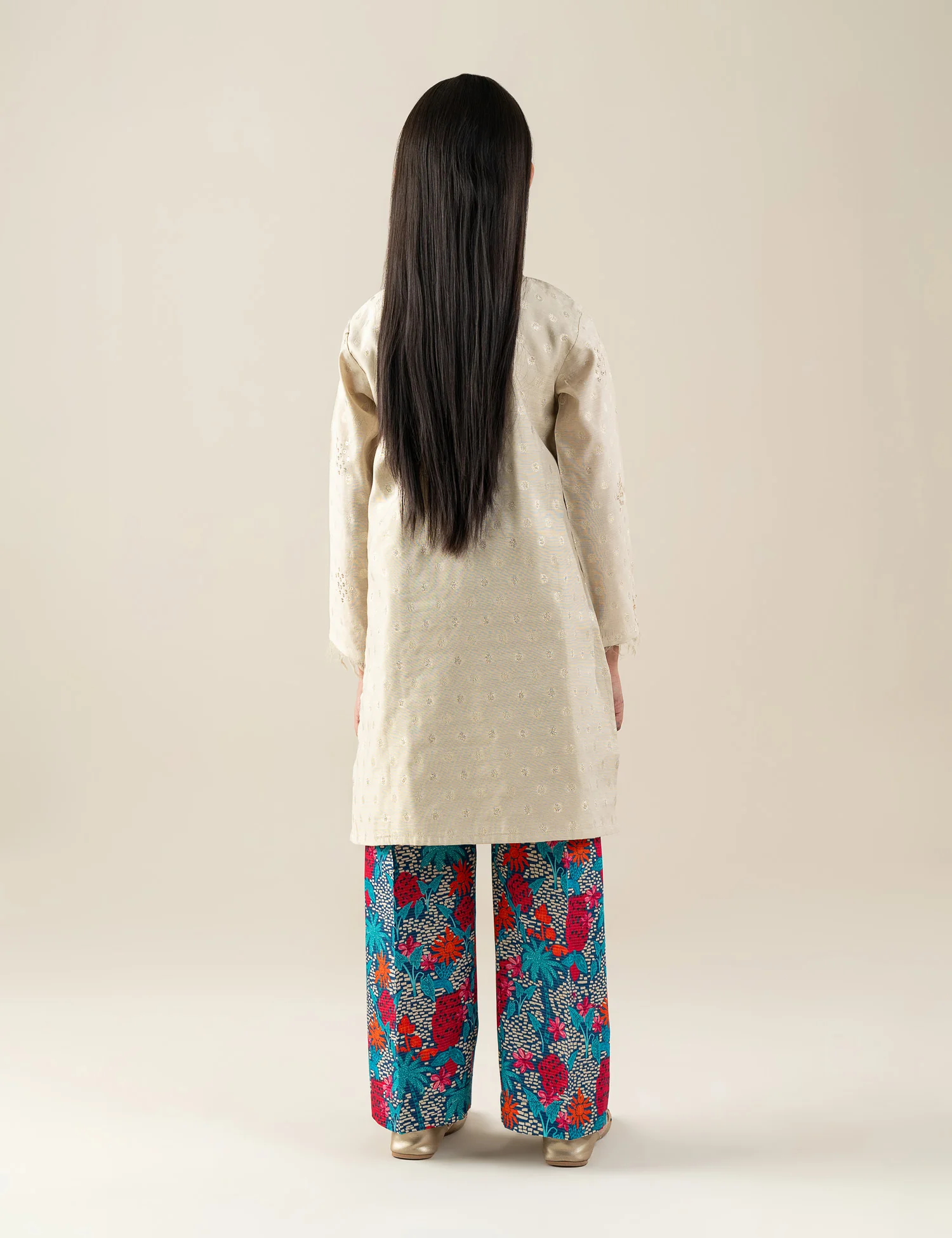 2 PIECE ETHNIC EMBROIDERED SUIT - Image 5