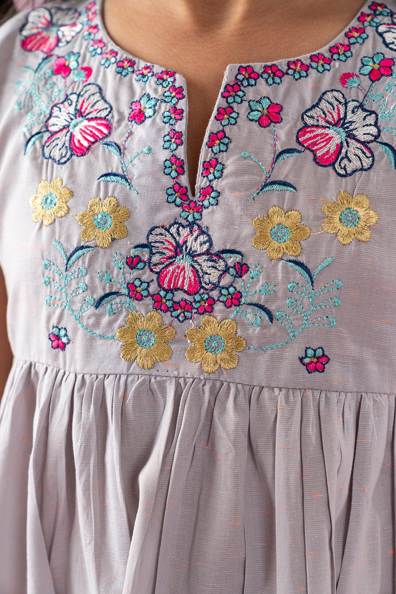 FLORAL EMBROIDERED TIERED DRESS - Image 2