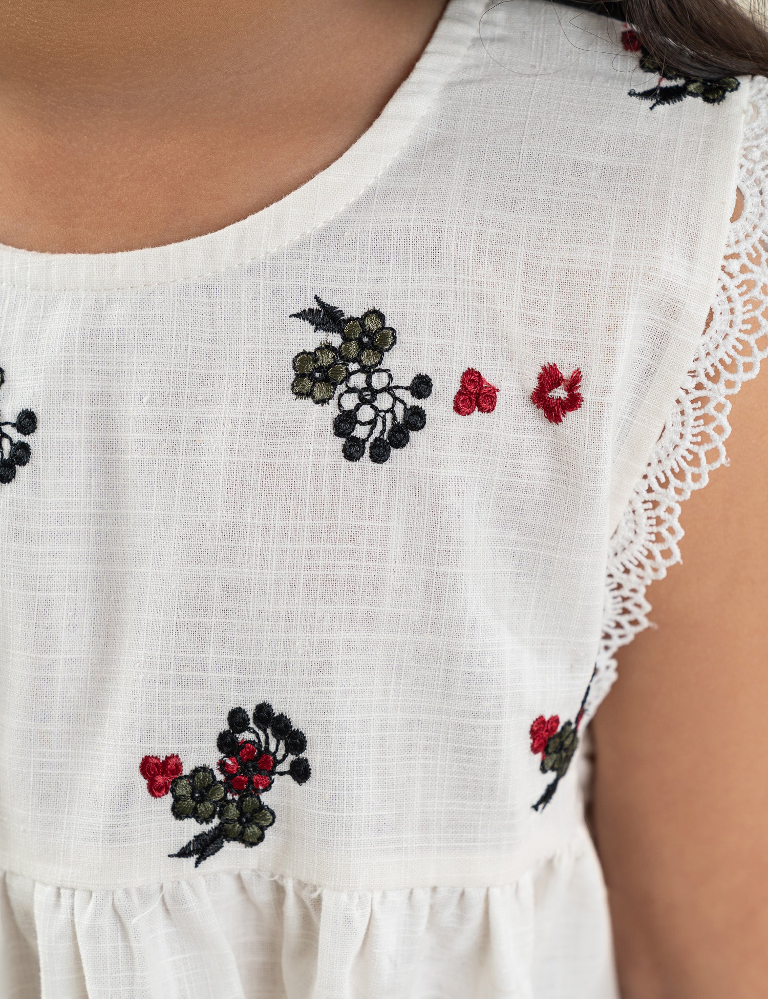2 PIECE FLORAL EMBROIDERED SUIT - Image 2