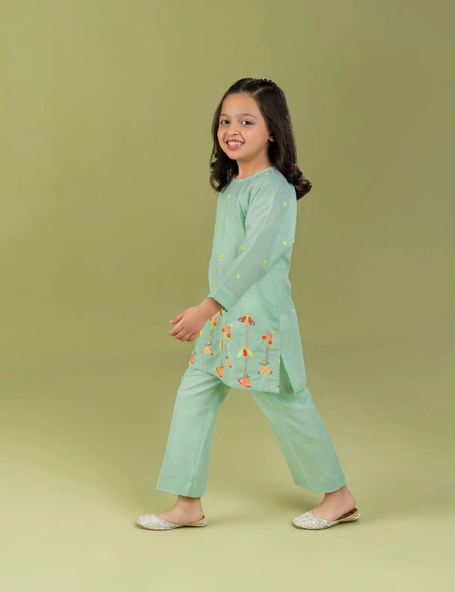 2 PIECE VIBRANT EMBROIDERED SUIT - Image 3