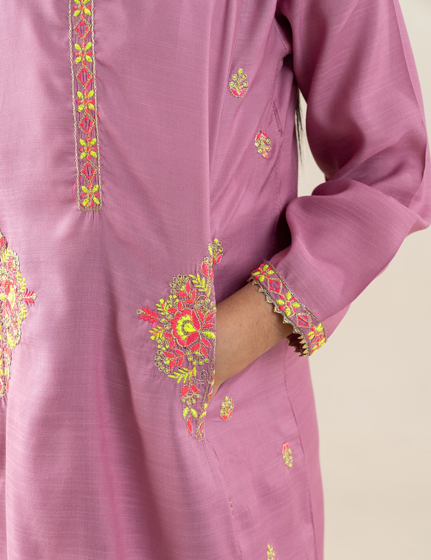 2 PIECE ALLOVER EMBROIDERED SUIT - Image 2