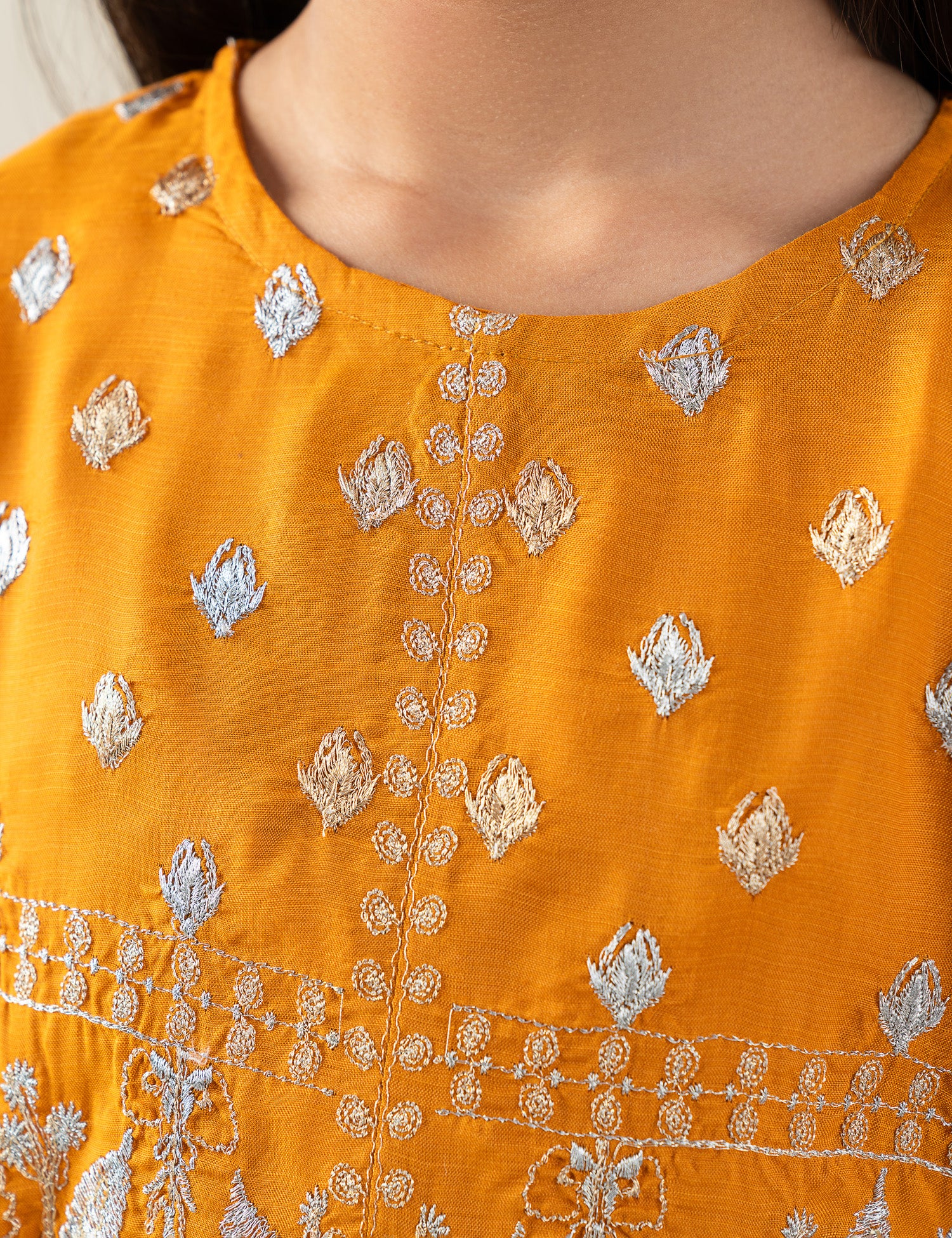 2 PIECE TILLA EMBROIDERED SUIT - Image 2
