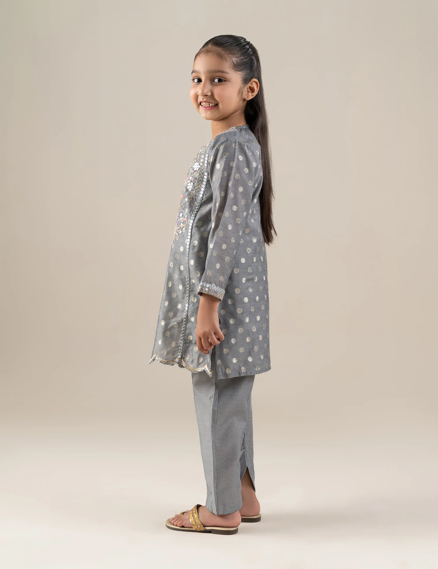 2 PIECE ETHNIC EMBROIDERED SUIT - Image 4