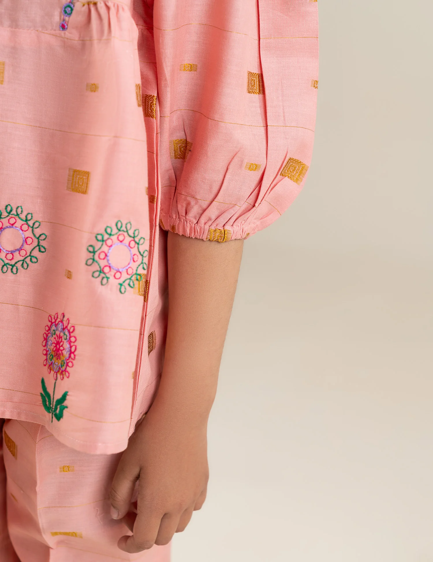 2 PIECE FLORAL EMBROIDERED SUIT - Image 3