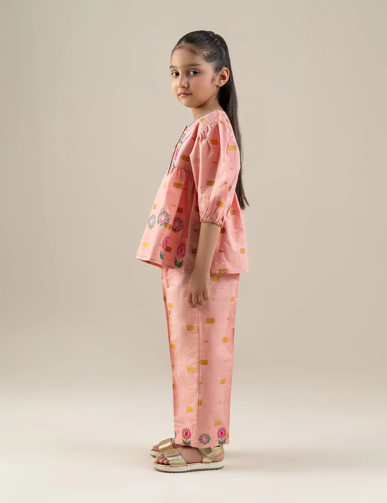 2 PIECE FLORAL EMBROIDERED SUIT - Image 4