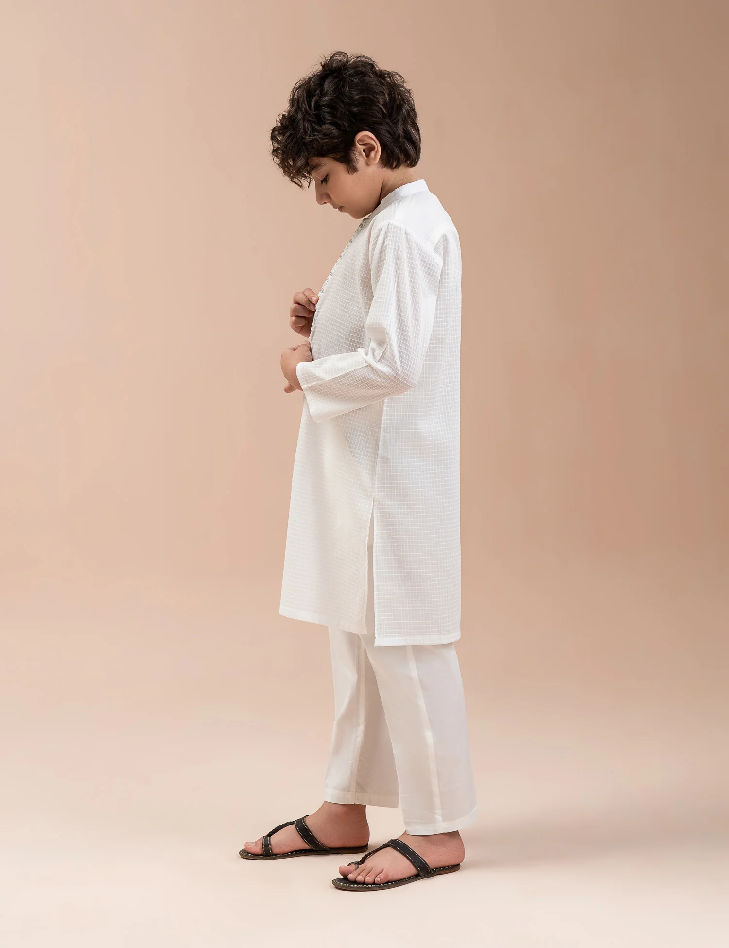 2 PIECE EMBROIDERED SUIT - Image 3