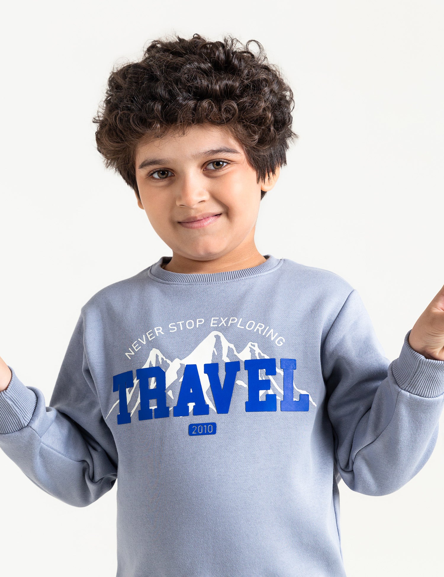 NEVER STOP EXPLORING GRAPHIC SWEATSHIRT - Image 2