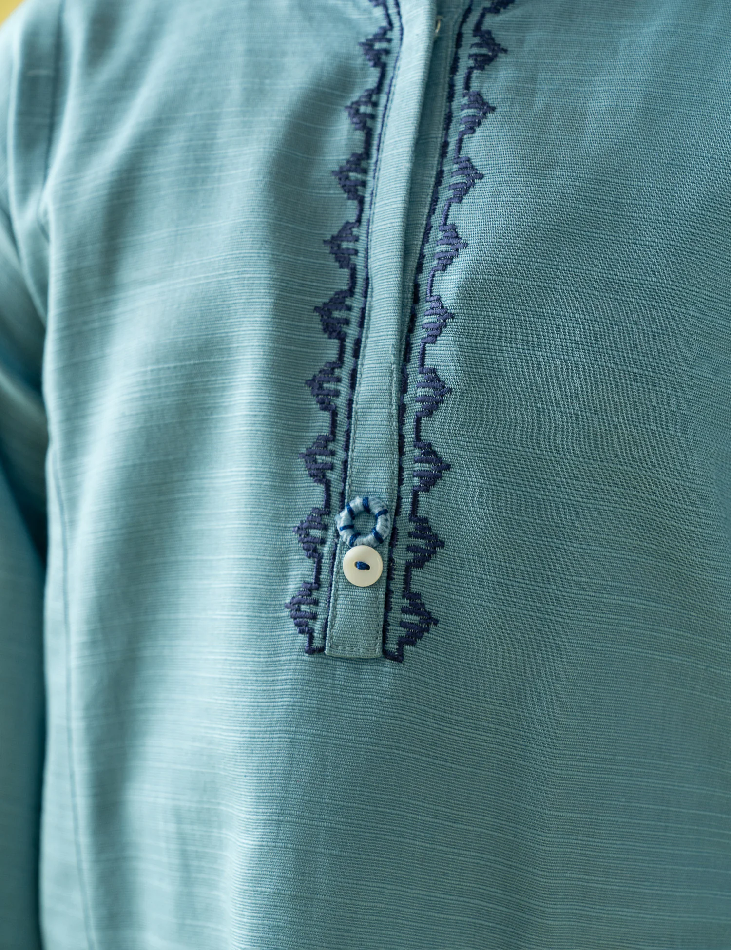 2 PIECE EMBROIDERED SUIT - Image 2