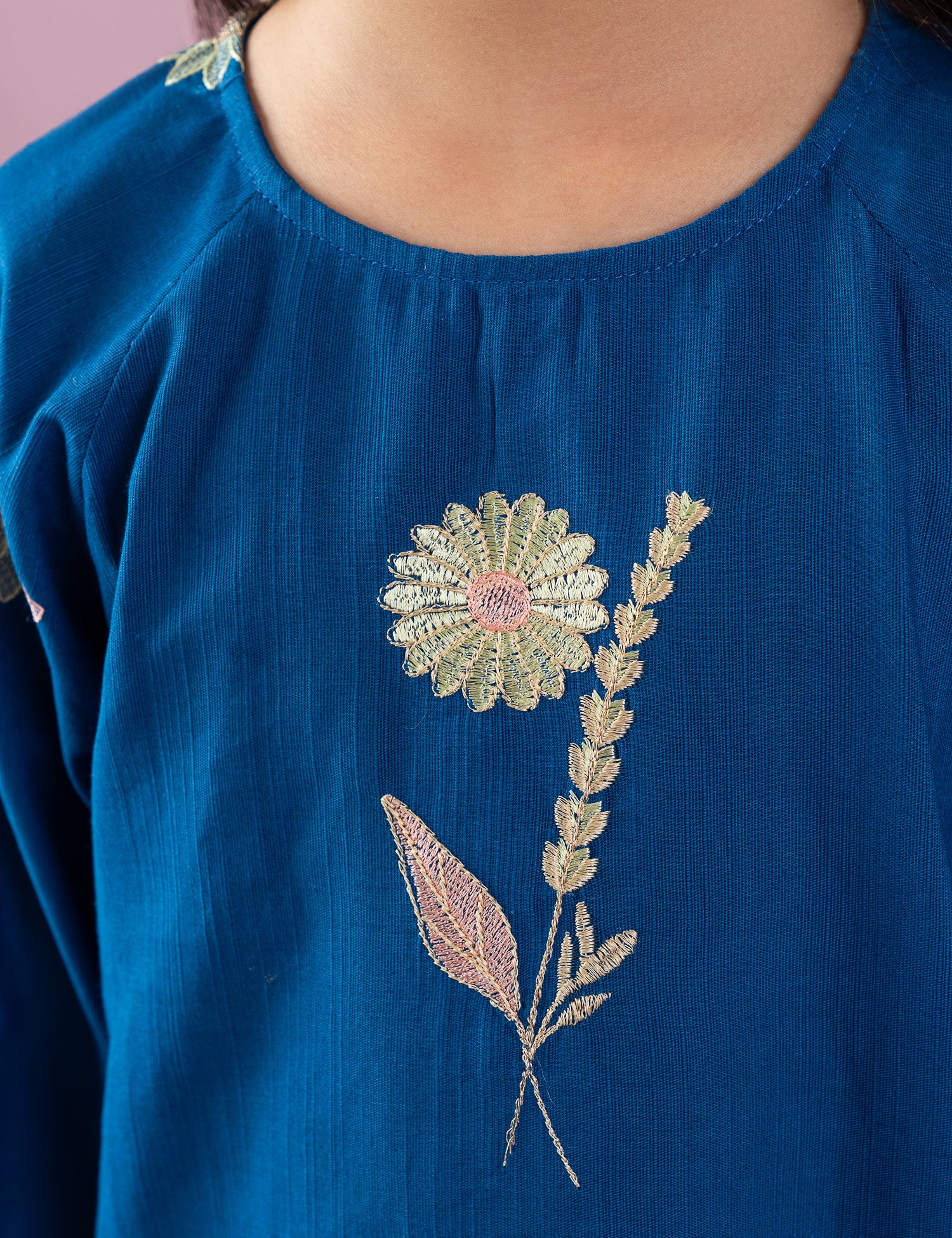 2 PIECE FLORAL EMBROIDERED SUIT - Image 2