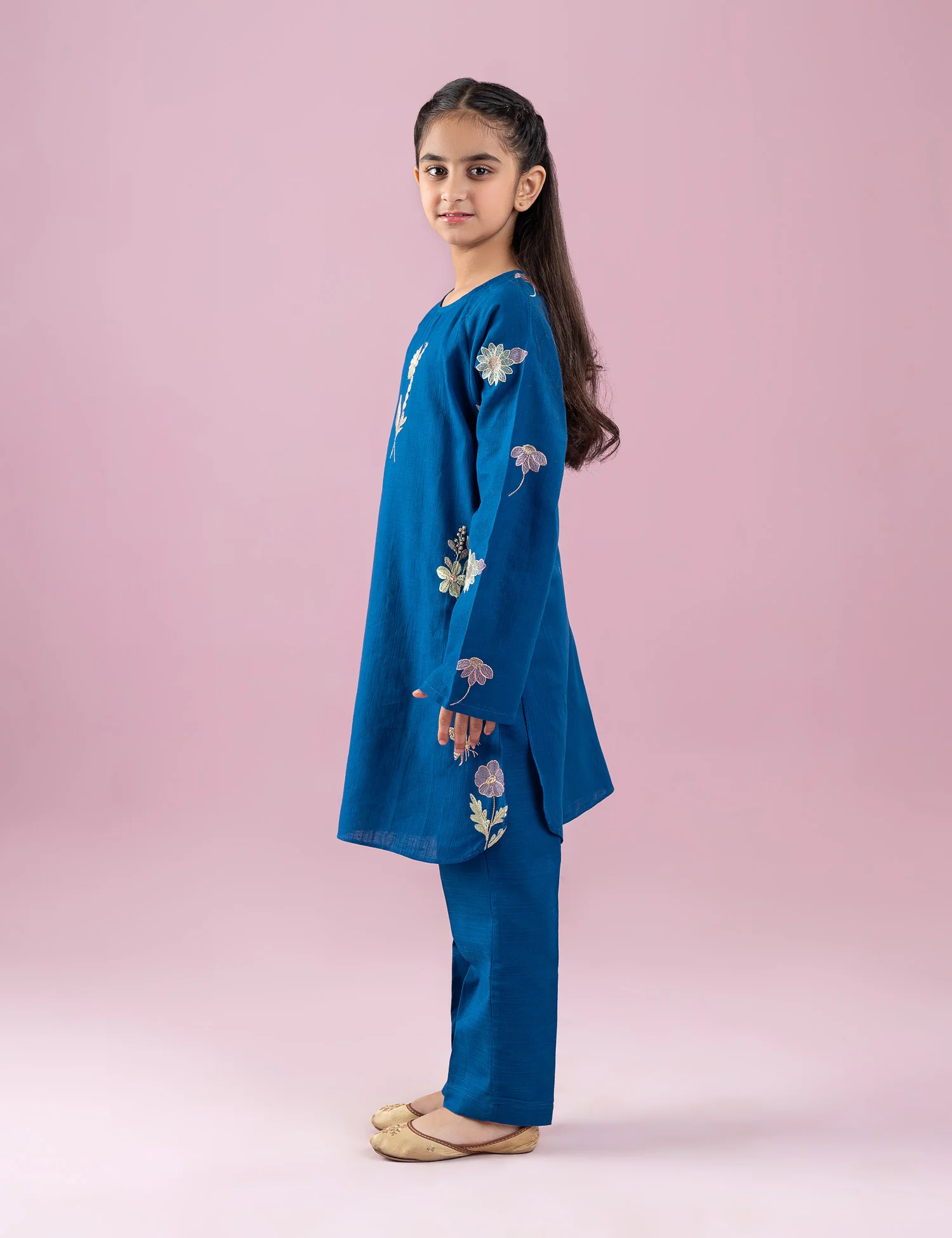 2 PIECE FLORAL EMBROIDERED SUIT - Image 4