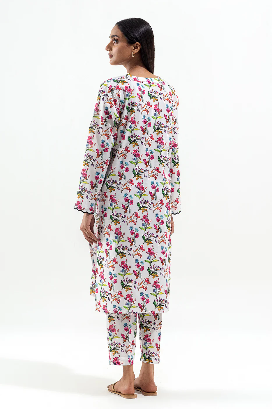 2 PIECE PRINTED LAWN SUIT (PRET) - Image 4