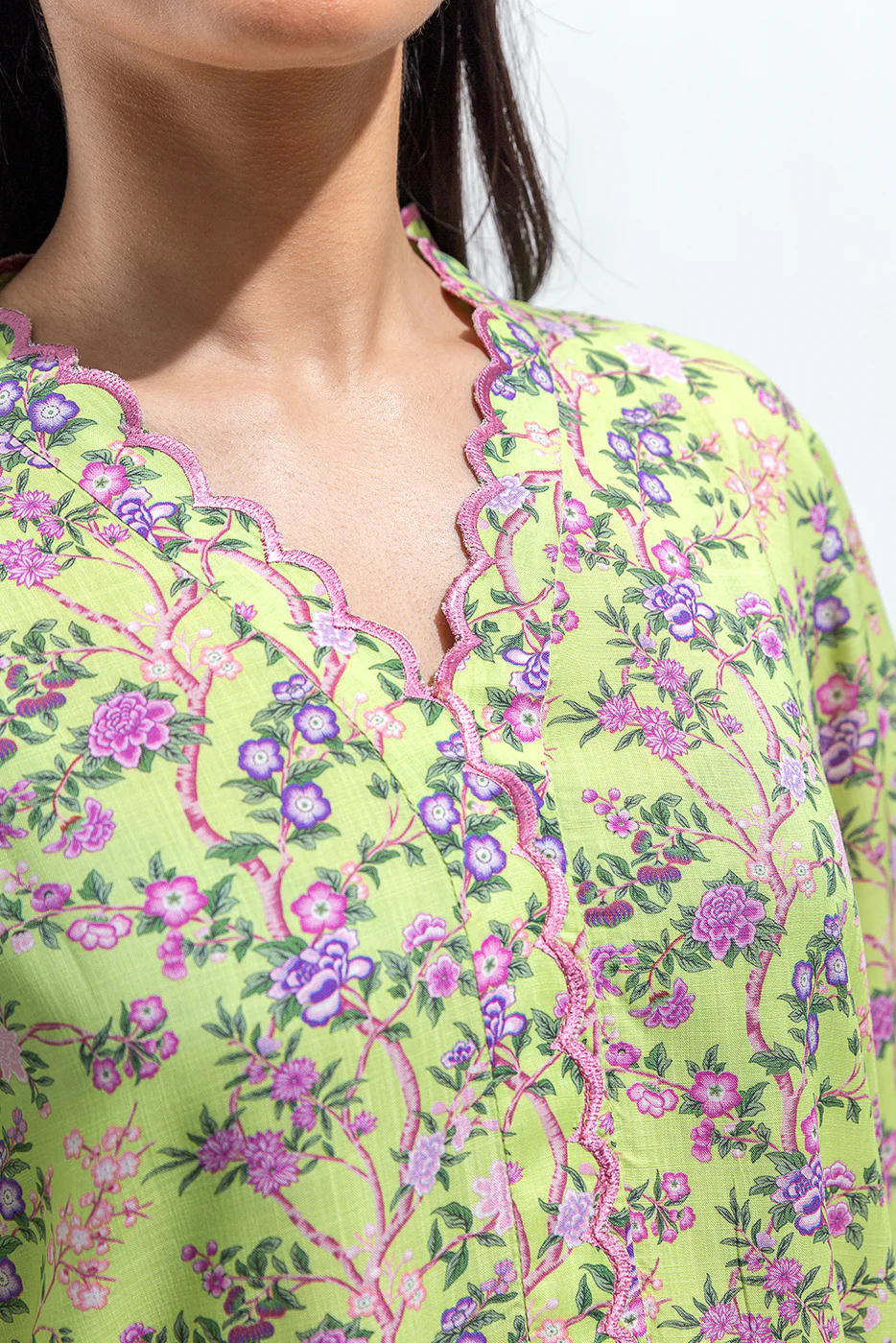 2 PIECE PRINTED VISCOSE SUIT (PRET) - Image 3