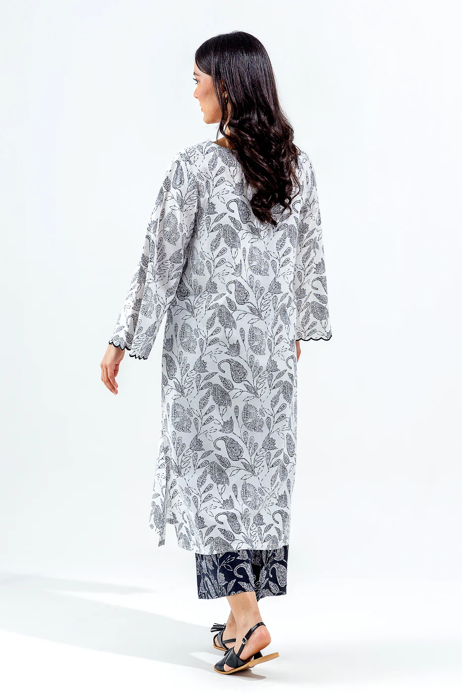 2 PIECE PRINTED LAWN SUIT (PRET) - Image 3