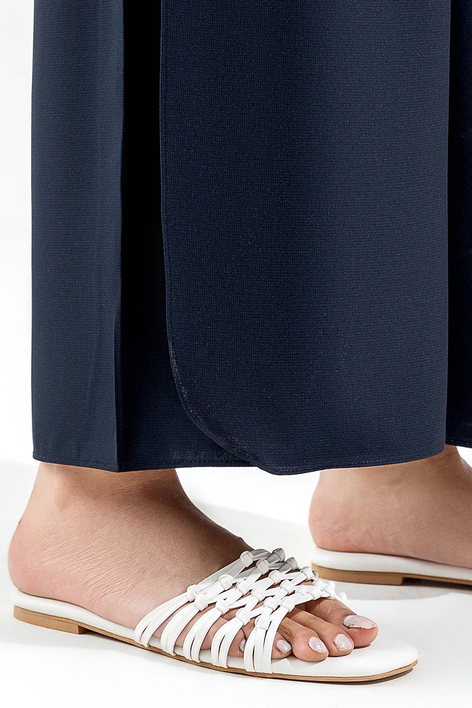 OVERLAP TULIP PANTS - Image 3