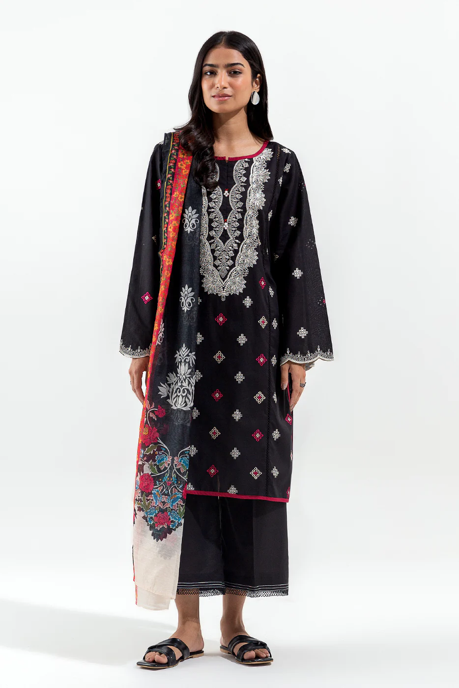 3 PIECE EMBROIDERED LAWN SUIT (PRET) - Image 3