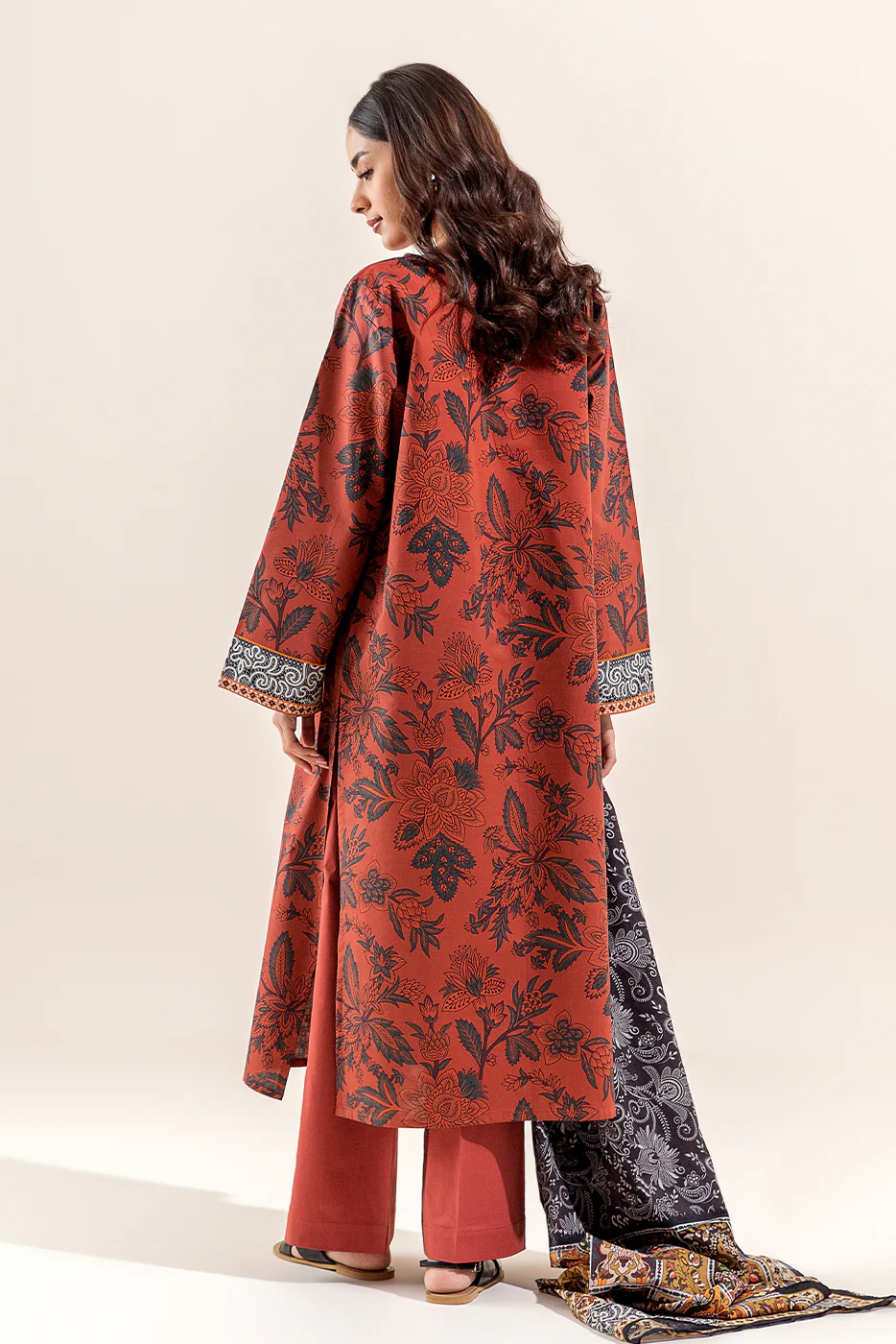 3 PIECE PRINTED LAWN SUIT (UNSTITCHED) - Image 5