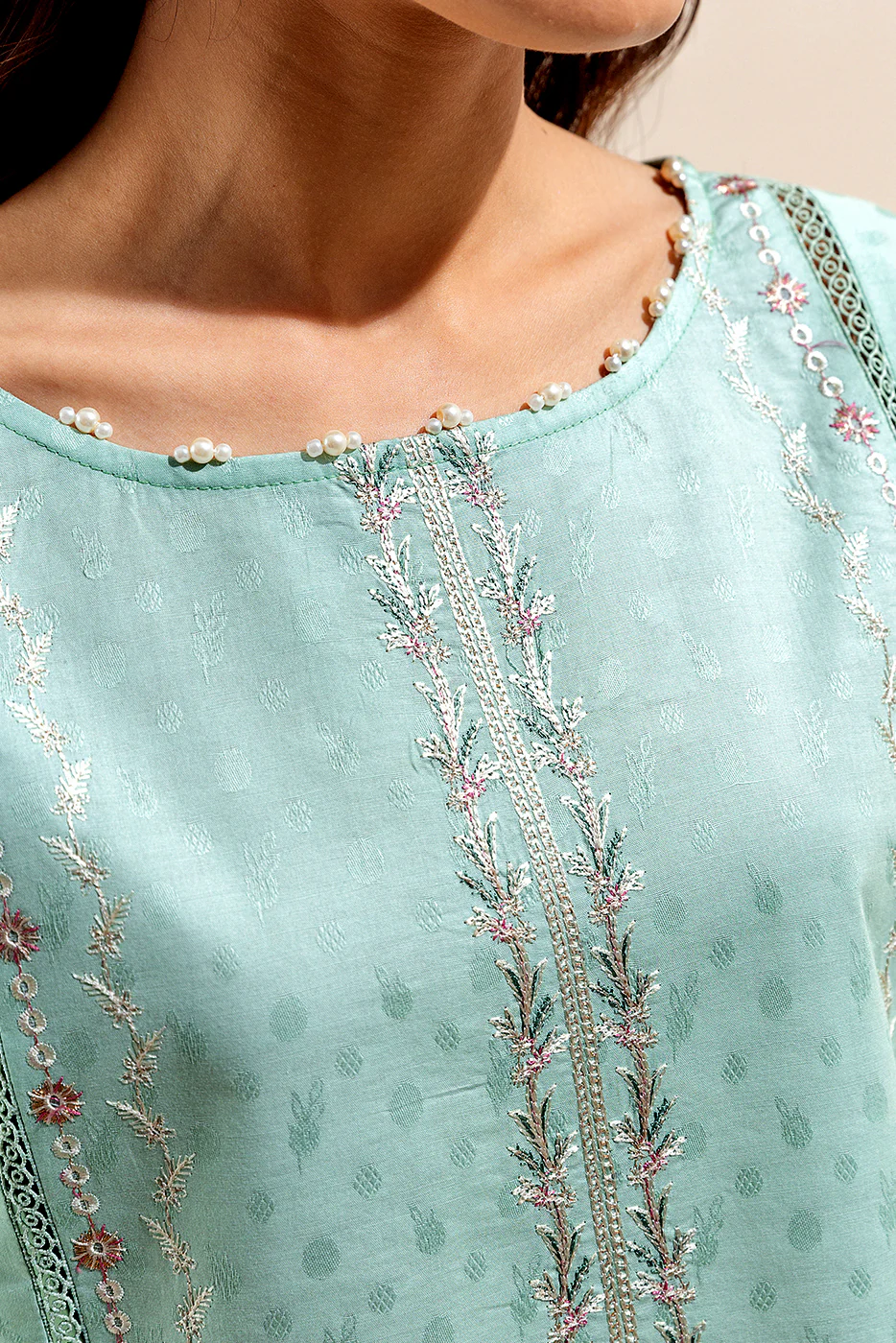 3 PIECE EMBROIDERED TEXTURED LAWN SUIT (UNSTITCHED) - Image 4