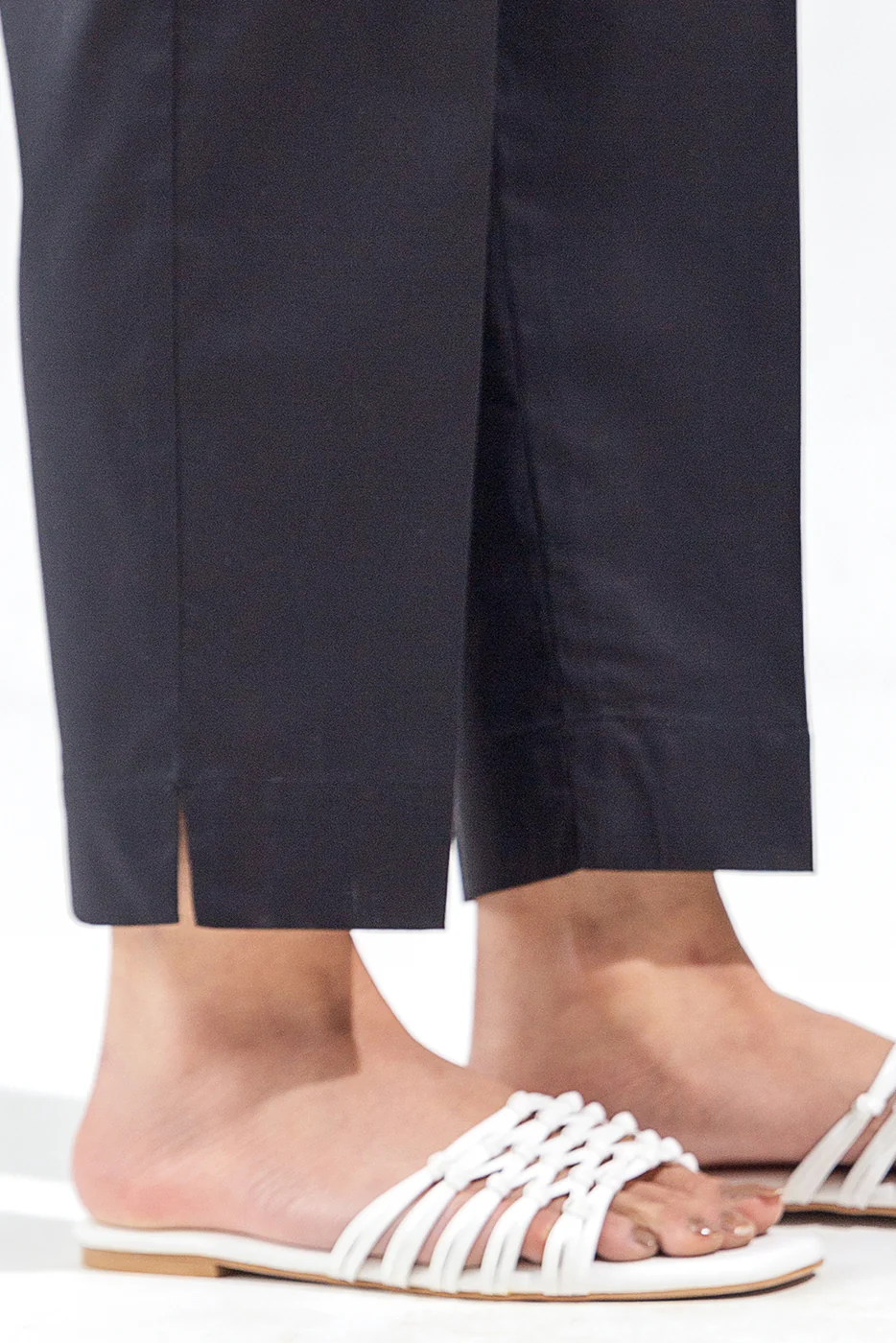 BASIC STRAIGHT PANTS - Image 2