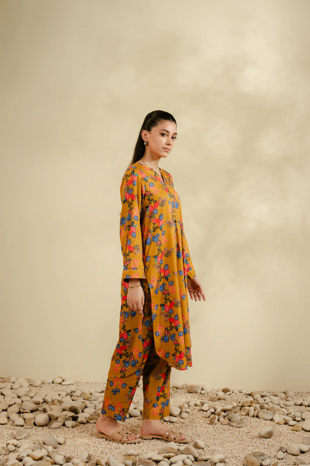 2 PIECE PRINTED PREMIUM LAWN SUIT (PRET) - Image 2