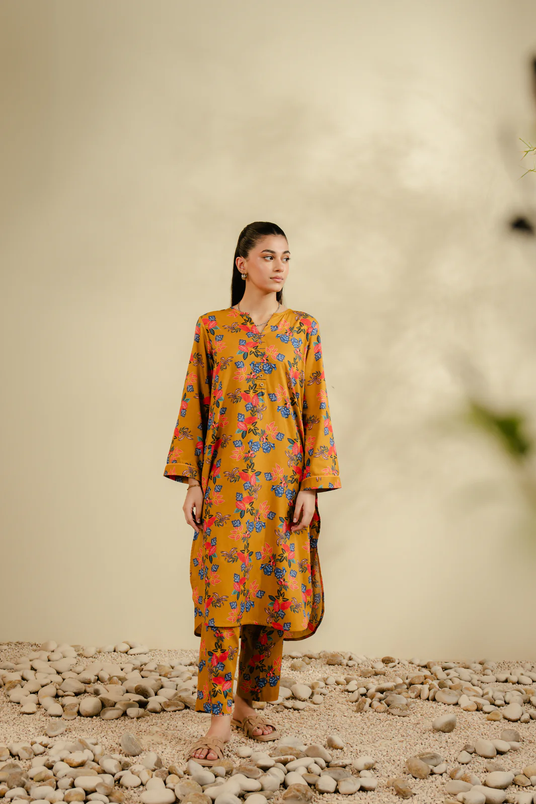 2 PIECE PRINTED PREMIUM LAWN SUIT (PRET) - Image 4