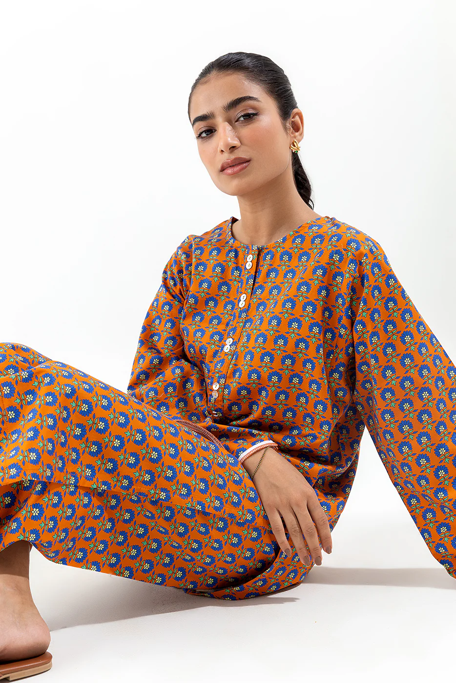 2 PIECE PRINTED LAWN SUIT (PRET) - Image 2