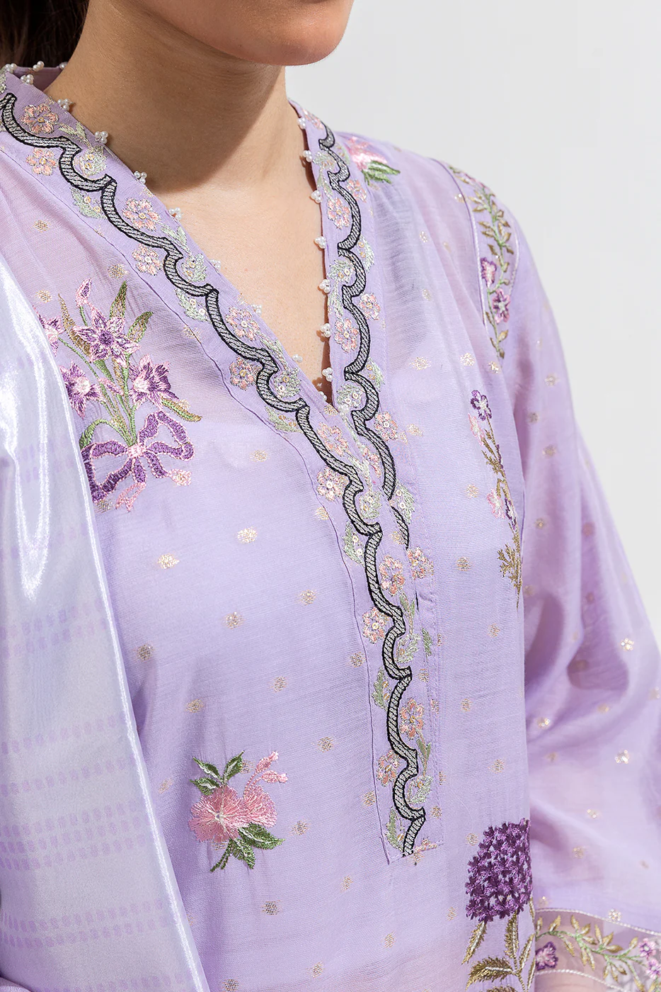 2 PIECE EMBROIDERED JACQUARD SUIT (LUXURY-PRET) - Image 5