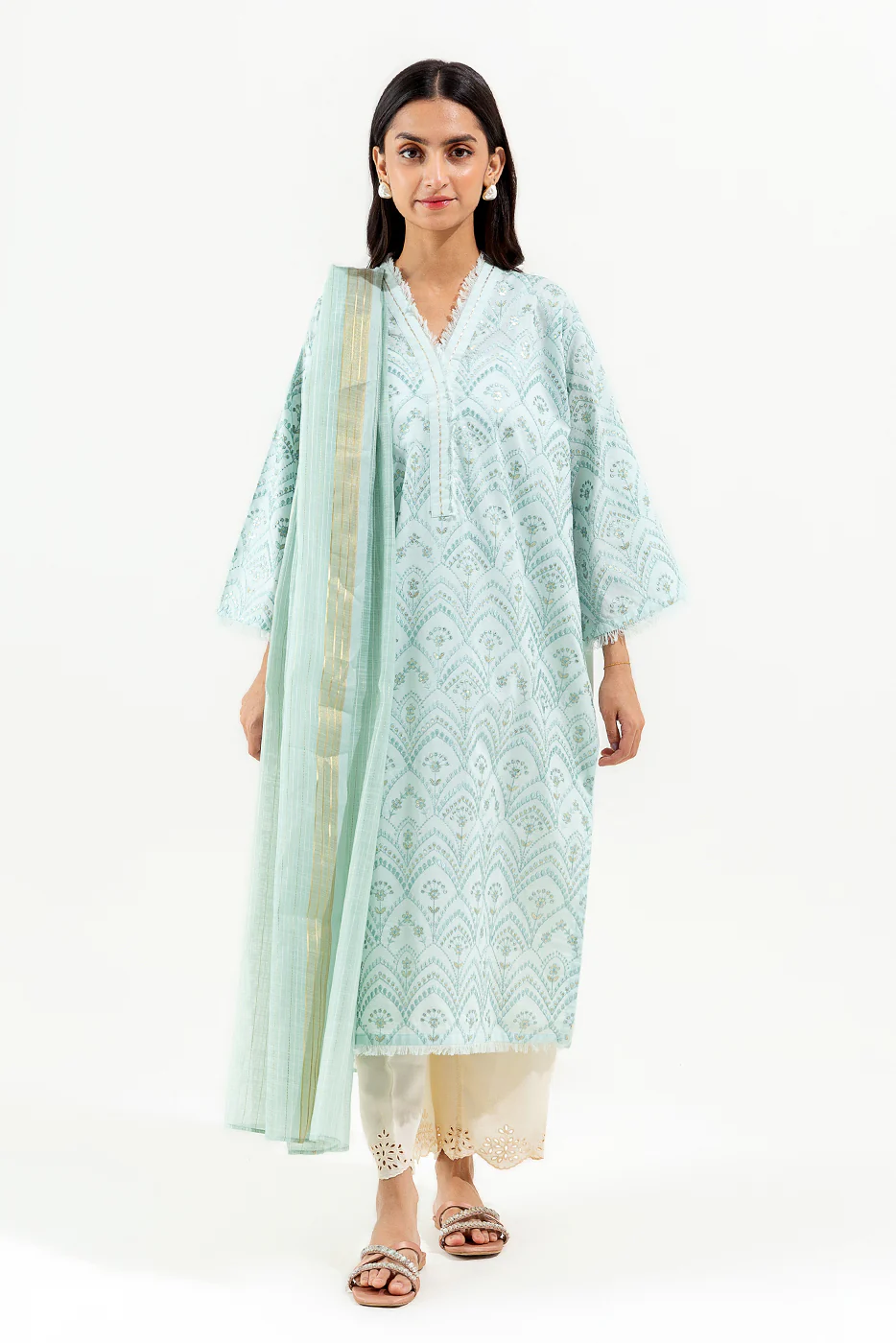 2 PIECE EMBROIDERED LAWN SUIT (LUXURY-PRET) - Image 3