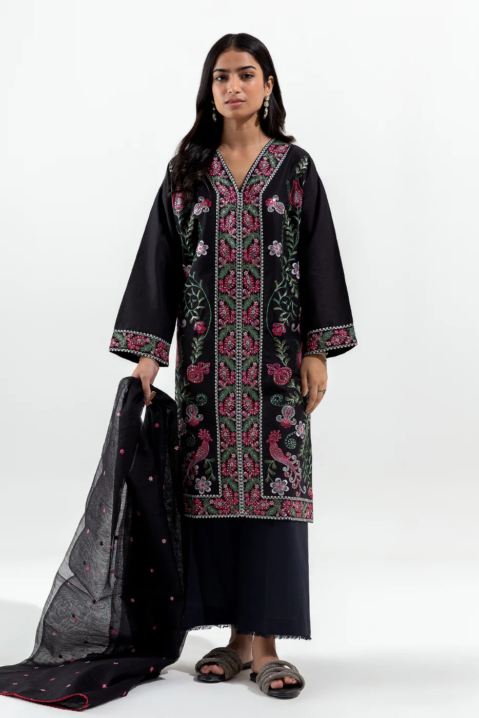 2 PIECE EMBROIDERED LAWN SUIT (LUXURY-PRET) - Image 2