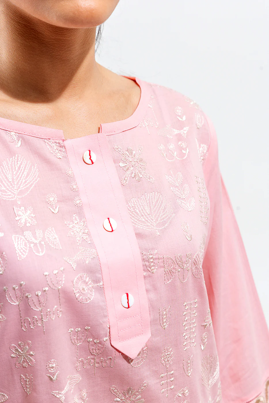 2 PIECE EMBROIDERED LAWN SUIT (PRET) - Image 4