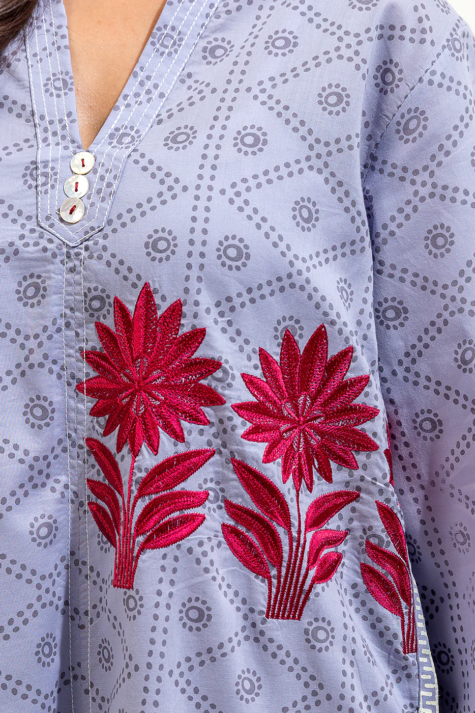 2 PIECE EMBROIDERED LAWN SUIT (PRET) - Image 4