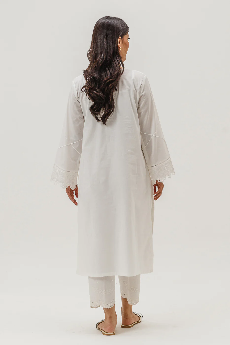 EMBROIDERED LAWN SHIRT (PRET) - Image 3