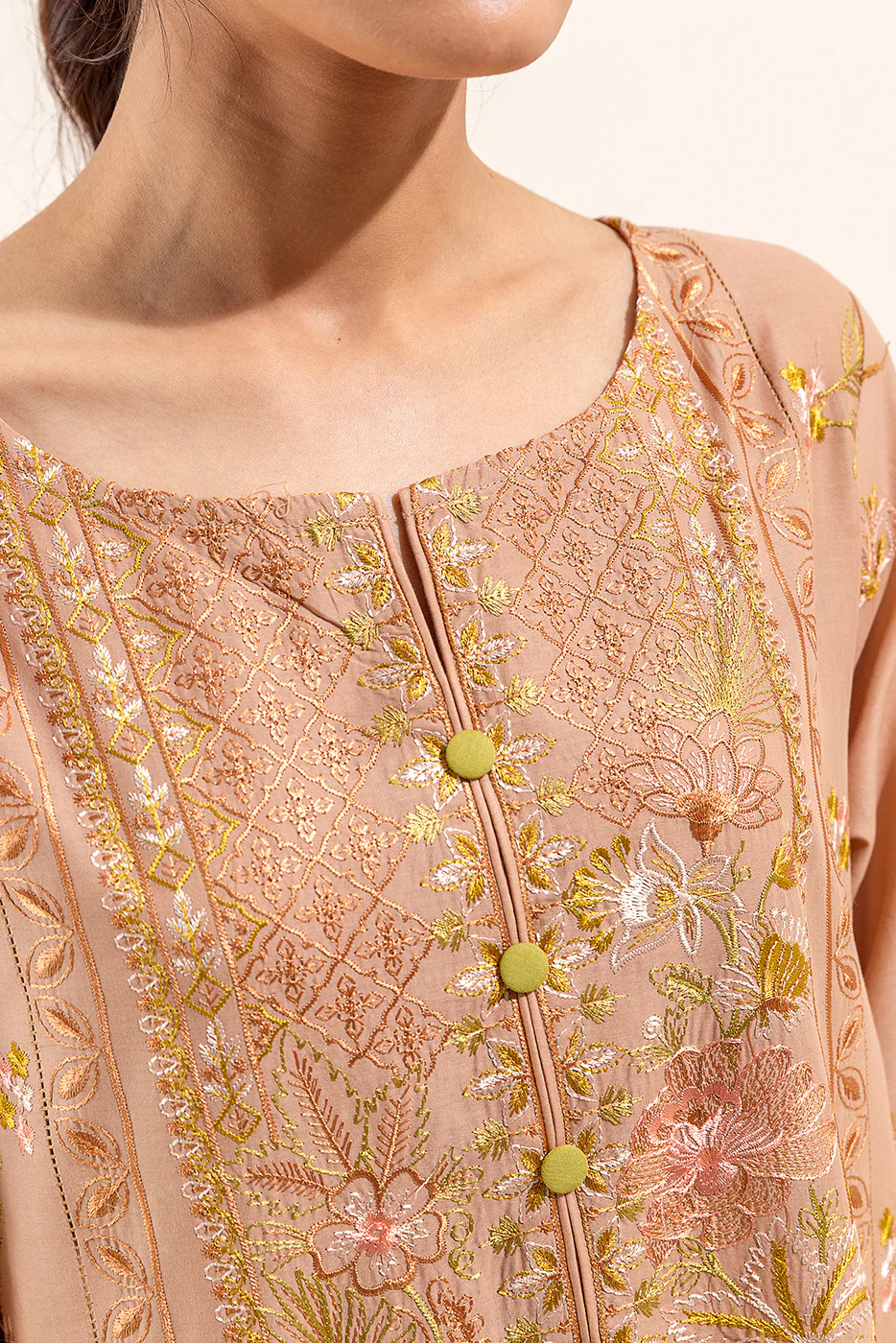 3 PIECE EMBROIDERED LAWN SUIT (UNSTITCHED) - Image 4