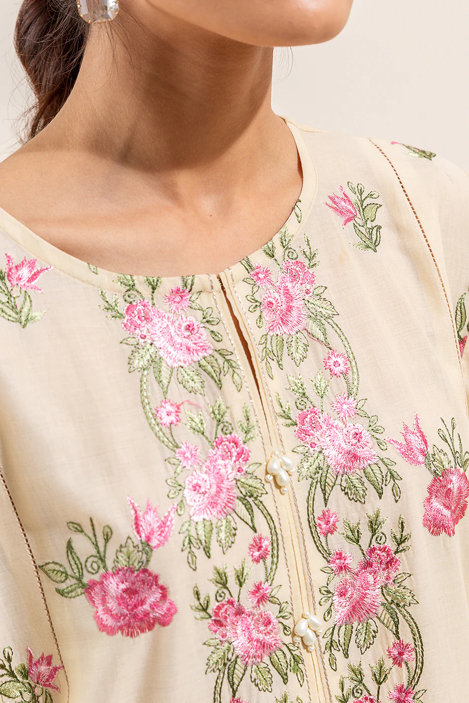 3 PIECE EMBROIDERED LAWN SUIT (UNSTITCHED) - Image 4