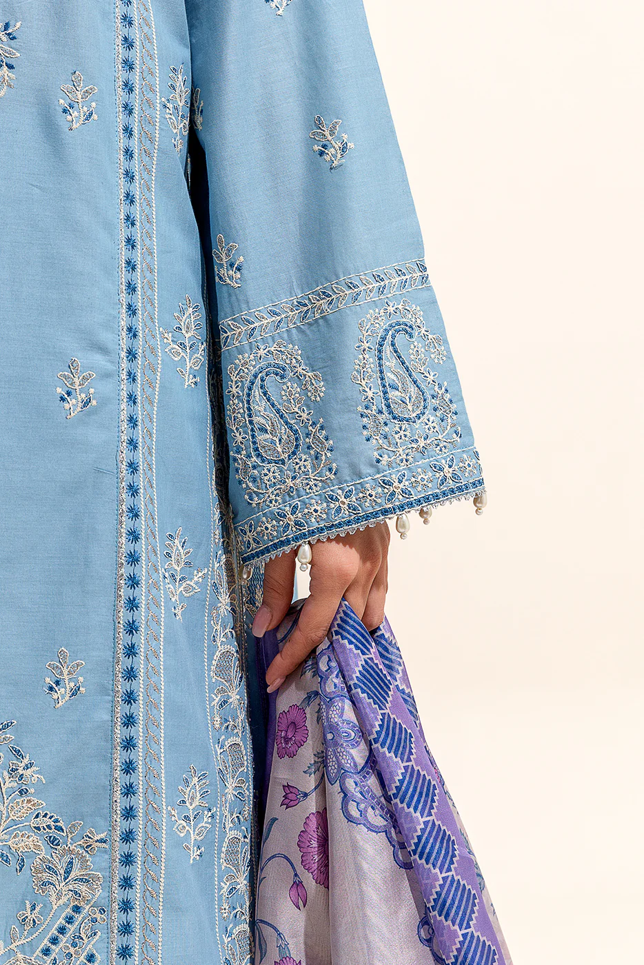 3 PIECE EMBROIDERED LAWN SUIT (UNSTITCHED) - Image 3
