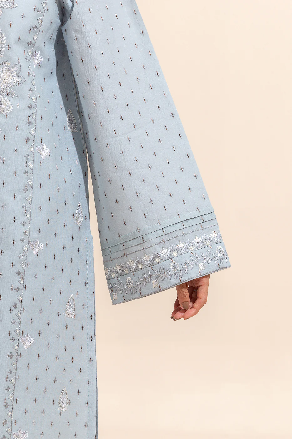 2 PIECE EMBROIDERED JACQUARD SUIT-ICEBERG VINES (UNSTITCHED) - Image 5