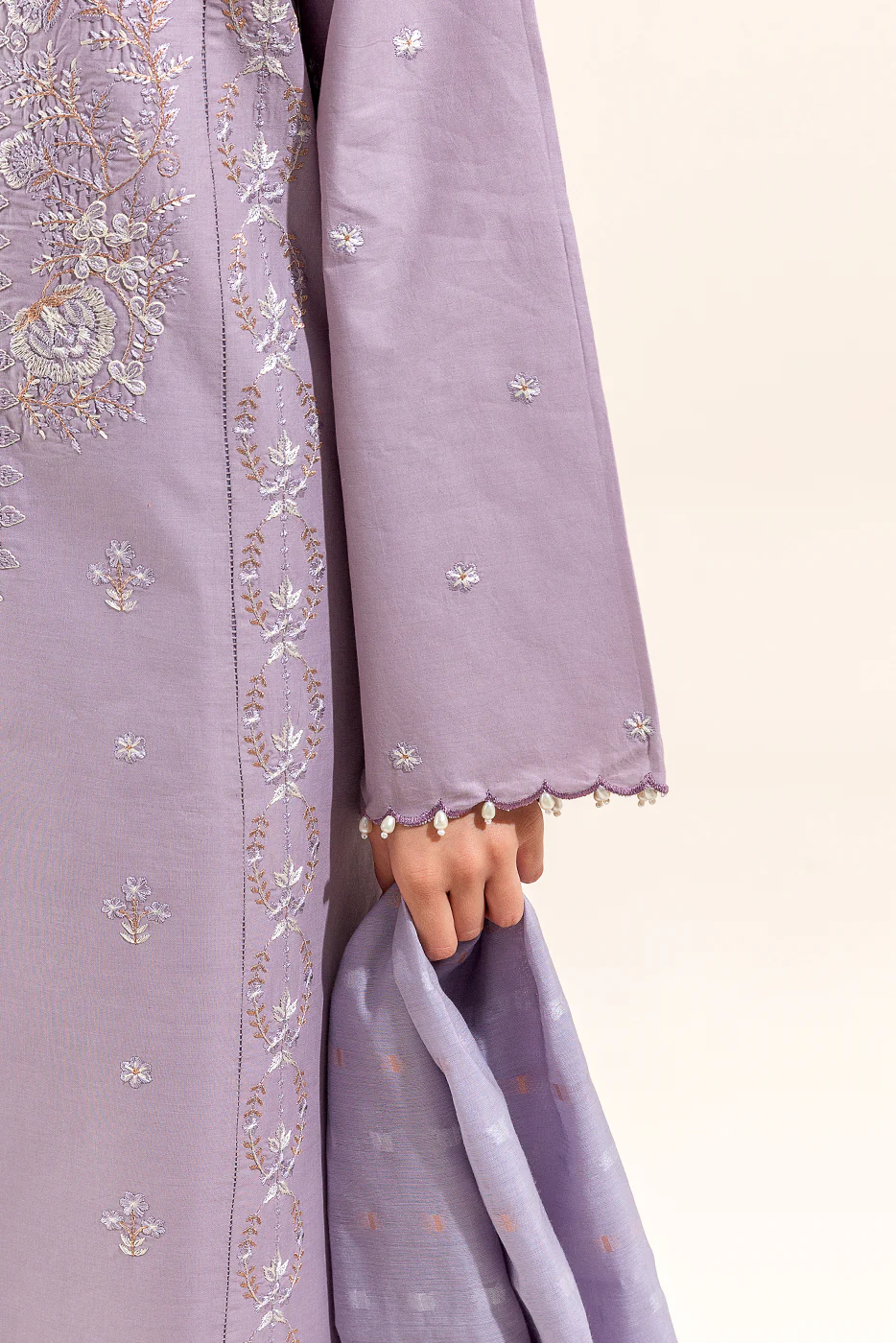 3 PIECE EMBROIDERED LAWN SUIT (UNSTITCHED) - Image 3