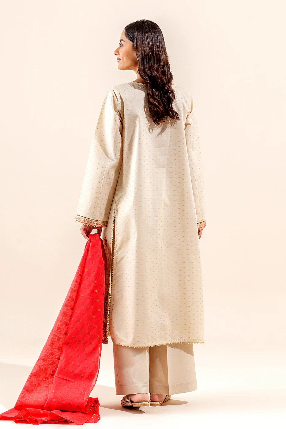 3 PIECE EMBROIDERED JACQUARD SUIT (UNSTITCHED) - Image 5