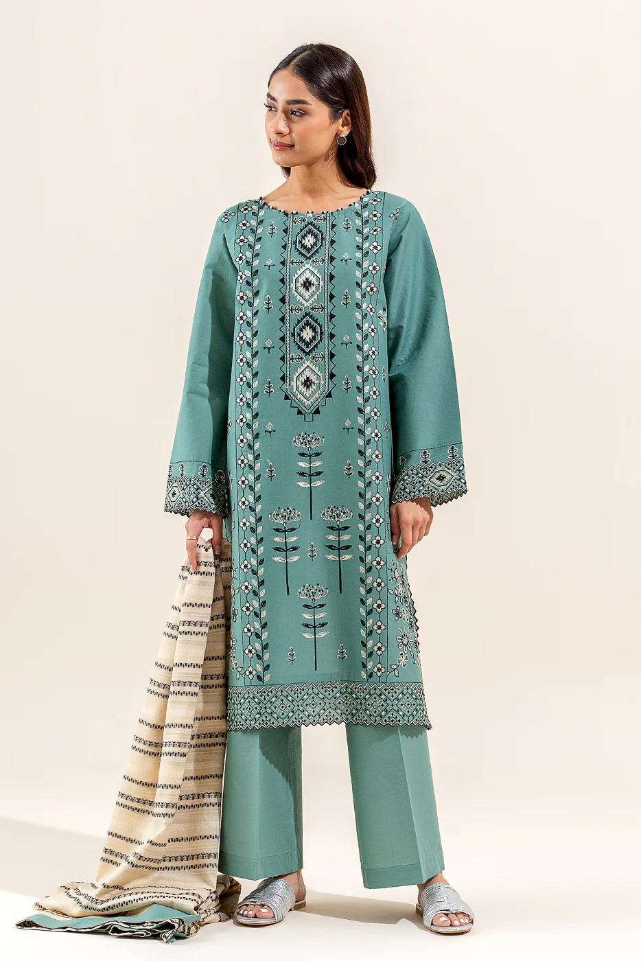 3 PIECE EMBROIDERED LAWN SUIT (UNSTITCHED) - Image 6