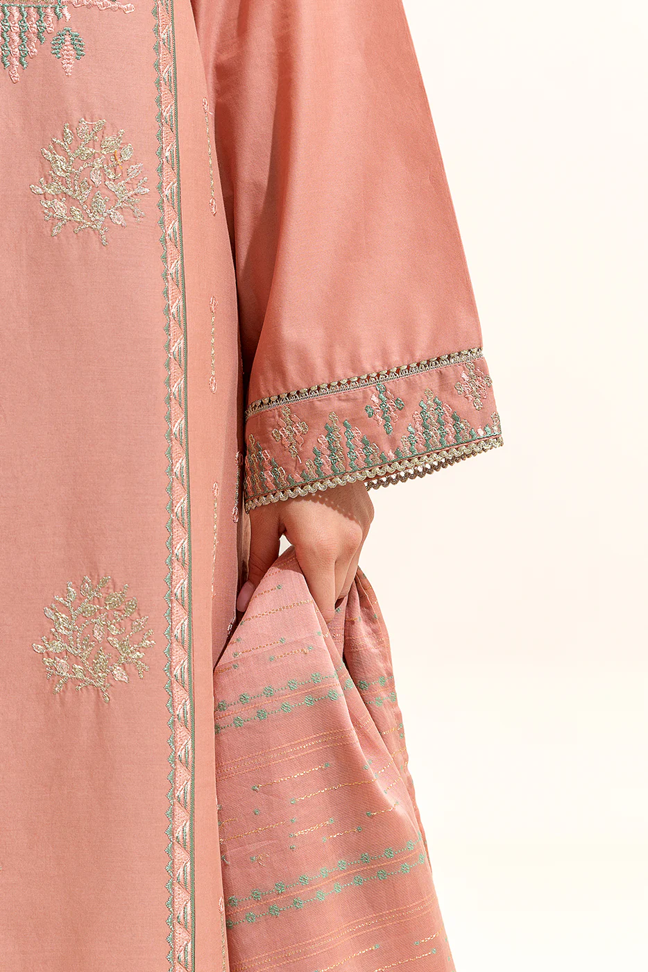 3 PIECE EMBROIDERED LAWN SUIT (UNSTITCHED) - Image 3