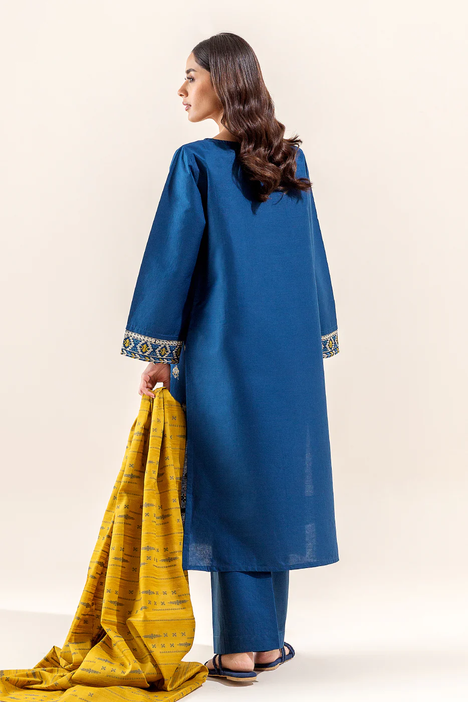 3 PIECE EMBROIDERED LAWN SUIT (UNSTITCHED) - Image 5