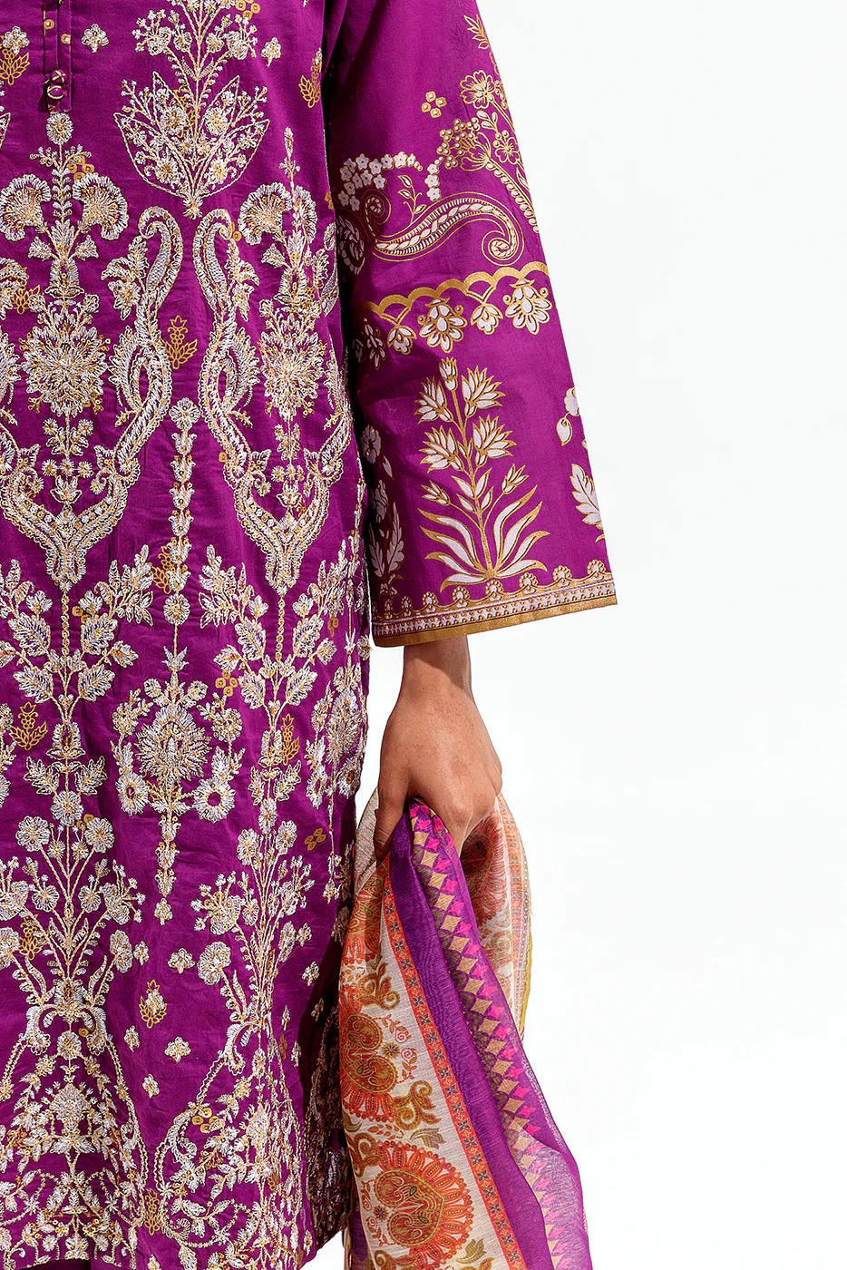 3 PIECE EMBROIDERED LAWN  SUIT (LUXURY PRET) - Image 2